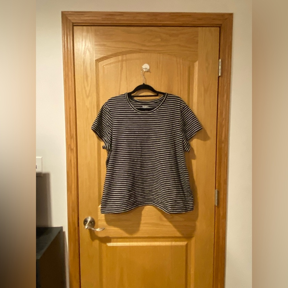 Time And Tru Women’s Size XXL (20) Black & White Stripped Boxy T Shirt NEW/UNWOR